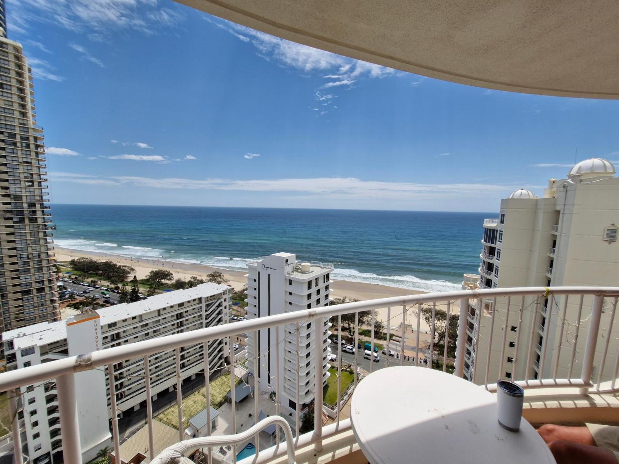 Apr Private Suites Moroccan By The Beach Gold Coast Exterior photo