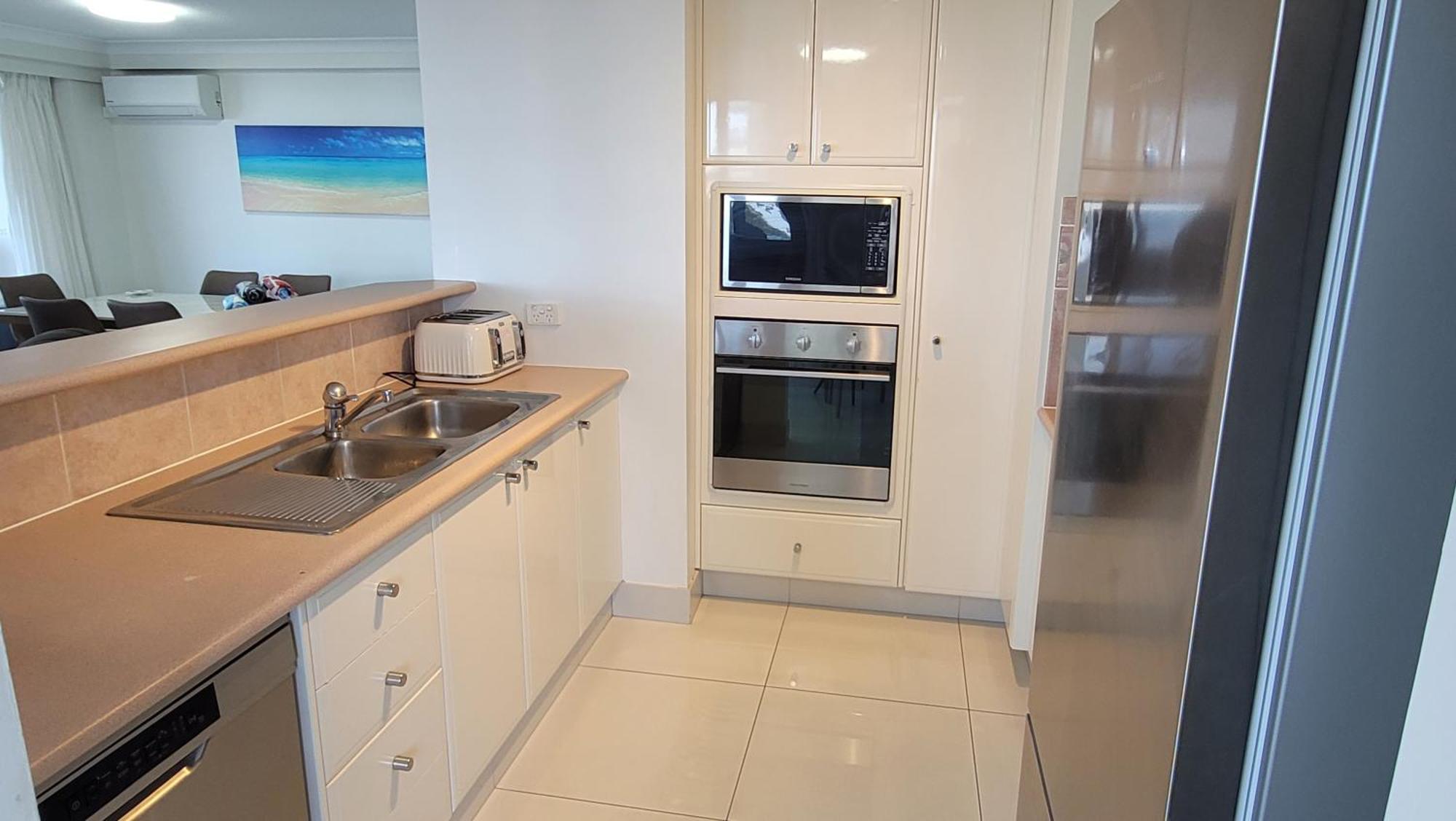 Apr Private Suites Moroccan By The Beach Gold Coast Exterior photo